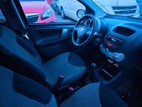 Gebraucht Toyota Aygo 68 PS (50 kW) 2012 Schwarz Kleinwagen