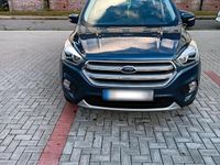 Gebraucht Ford Kuga 150 PS (110 kW) 2018 Blau SUV
