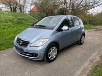 Gebraucht Mercedes A160 Avantgarde 95 PS (69 kW) 2009 Blau Kleinwagen