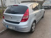 Gebraucht Hyundai i30 109 PS (80 kW) 2009 Silber Kleinwagen