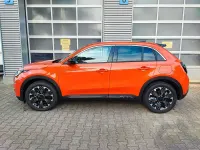 Neu Fiat 600 La Prima 101 PS (74 kW) 2025 Sole orange, dach schwarz SUV