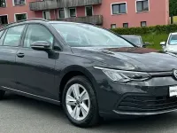 Gebraucht VW Golf VIII Life 131 PS (96 kW) 2023 Grau Kombi
