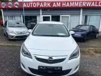 Gebraucht Opel Astra Edition 131 PS (96 kW) 2012 Weiß Kombi