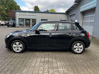 Gebraucht Mini Cooper 136 PS (100 kW) 2017 Midnight black metallic Kleinwagen