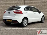 Gebraucht Kia Rio Comfort 86 PS (63 kW) 2013 Weiß Limousine