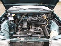 Gebraucht Mercedes E230 136 PS (100 kW) 1981 Grün Limousine