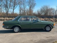 Gebraucht Mercedes E280 185 PS (136 kW) 1978 Grün Limousine