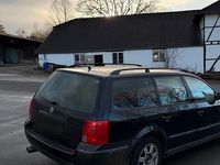 Gebraucht VW Passat 125 PS (91 kW) 1999 Schwarz Kombi