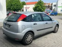 Usata Ford Focus Ghia 116 CV (85 kW) 1999 Argento Berlina