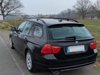 Gebraucht BMW 320 Sport Line 177 PS (130 kW) 2010 Schwarz Kombi