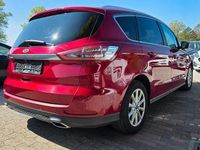 Używany Ford S-MAX Titanium 179 KM (131 kW) 2017 Czerwony Minivan