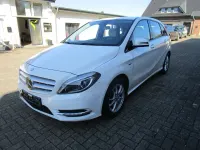 Gebraucht Mercedes B200 156 PS (114 kW) 2012 Calcitweiss  unilack Van / Kleinbus
