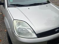 Gebraucht Ford Fiesta 60 PS (44 kW) 2003 Silber Kleinwagen