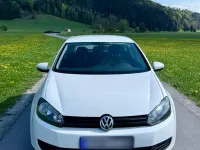 Gebraucht VW Golf VI 105 PS (77 kW) 2011 Weiß Kleinwagen