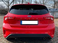 Gebraucht Ford Focus ST-Line 125 PS (91 kW) 2018 Rot Limousine