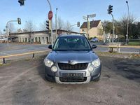 Gebraucht Skoda Yeti Adventure 140 PS (102 kW) 2013 Platingrau metallic SUV