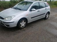Second-hand Ford Focus 101 CP (74 kW) 2002 Argintiu Hatchback