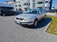 Second-hand VW Passat 150 CP (110 kW) 2000 Gri Berlinǎ