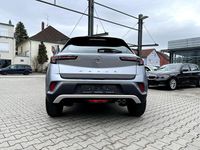 Gebraucht Opel Mokka Elegance 131 PS (96 kW) 2022 Kontrast grau / quarz silber m SUV