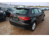 Gebraucht Audi A3 Attraction 150 PS (110 kW) 2016 Belugabraun metallic Limousine