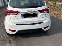 Gebraucht Hyundai ix20 Classic 90 PS (66 kW) 2015 Weiß Kleinwagen