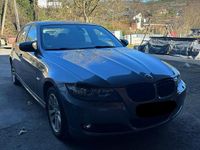 Gebraucht BMW 318 144 PS (105 kW) 2011 Grau Limousine