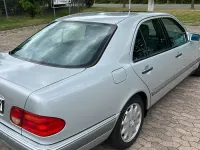 Gebraucht Mercedes E280 204 PS (150 kW) 1999 Silber Limousine