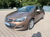 Gebraucht Opel Astra Edition 116 PS (85 kW) 2015 Braun Limousine