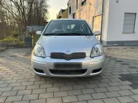 Gebraucht Toyota Yaris 68 PS (50 kW) 2004 Silber Kleinwagen