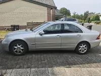 Gebraucht Mercedes C180 Elegance 129 PS (94 kW) 2001 Silber Limousine