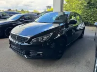 Gebraucht Peugeot 308 Active 131 PS (96 kW) 2021 Schwarz Limousine