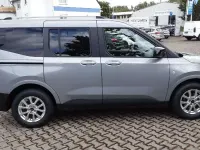 Neu Ford Tourneo Courier Titanium 125 PS (91 kW) 2026 Solarsilber Van / Kleinbus