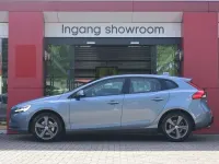 Gebraucht Volvo V40 154 PS (113 kW) 2017 Blau Limousine