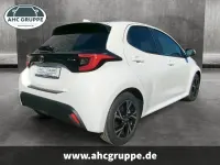 Neu Toyota Yaris Connect Style 117 PS (86 kW) 2025 Weiß Kleinwagen