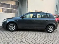 Gebraucht Kia Ceed 90 PS (66 kW) 2011 Grau Kleinwagen