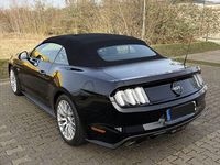 Gebraucht Ford Mustang GT Convertible 421 PS (309 kW) 2016 Schwarz Cabrio