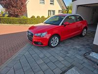 Używany Audi A1 Attraction 105 KM (77 kW) 2011 Czerwony Hatchback