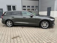 Gebraucht Volvo V60 190 PS (139 kW) 2019 Grau Kombi