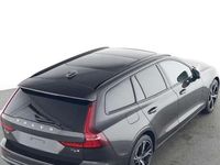 Gebraucht Volvo V60 Plus 349 PS (256 kW) 2025 Platinum grey metallic Kombi