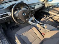 Gebraucht BMW 318 Advantage 129 PS (94 kW) 2007 Schwarz Kombi