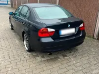 Gebraucht BMW 320 150 PS (110 kW) 2007 Blau Limousine