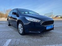Gebraucht Ford Focus Trend 101 PS (74 kW) 2014 Blau Limousine