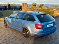 Gebraucht Skoda Octavia Ambition 150 PS (110 kW) 2016 Denimblau metallic Kleinwagen