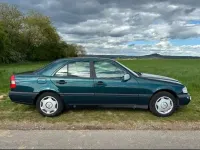 Gebraucht Mercedes C180 Classic 122 PS (89 kW) 1996 Grün Limousine