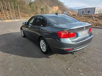 Gebraucht BMW 318 143 PS (105 kW) 2012 Limousine