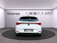 Używany Seat Leon Style 150 KM (110 kW) 2024 Biały Sedan/Limuzyna
