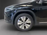 Gebraucht Mercedes EQA300 Advanced 167 kW (228 PS) 2025 Metalliclack kosmosschwarz (metallic) SUV