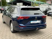 Gebraucht VW Golf VIII Life 150 PS (110 kW) 2022 Atlantik blue metallic Kombi