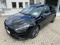 Gebraucht Hyundai i30 Advantage 140 PS (102 kW) 2025 Abyss black Kombi