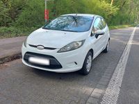 Usata Ford Fiesta 97 CV (71 kW) 2009 Bianco Utilitaria